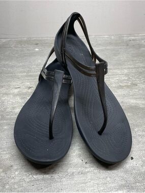Crocs Isabella T-Strap Sandals Womens Size 10 Black Excellent Comfort Flat